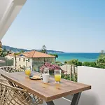 Sofita - Beachfront 2Br Apartment With Sea View, By Tk Premium Stays Apartmán Argassi