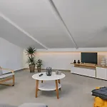 Sofita - Beachfront 2Br Apartment With Sea View, By Tk Premium Stays *