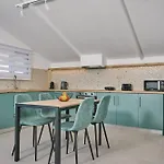 Appartement Sofita - Beachfront 2Br Apartment With Sea View, By Tk Premium Stays