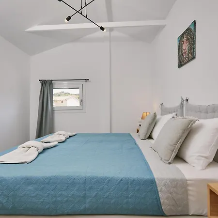 Sofita - Beachfront 2Br Apartment With Sea View, By Tk Premium Stays *