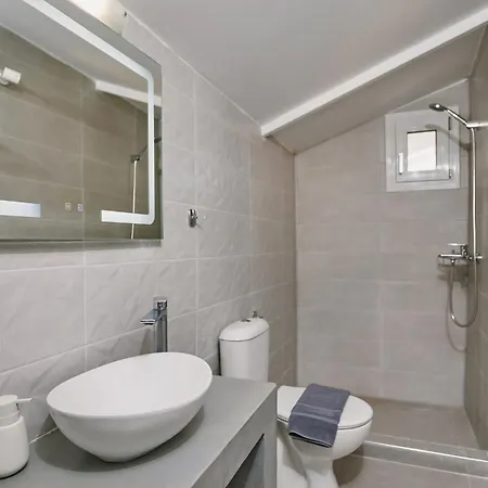 Daire Sofita - Beachfront 2br With Sea View, By Tk Premium *